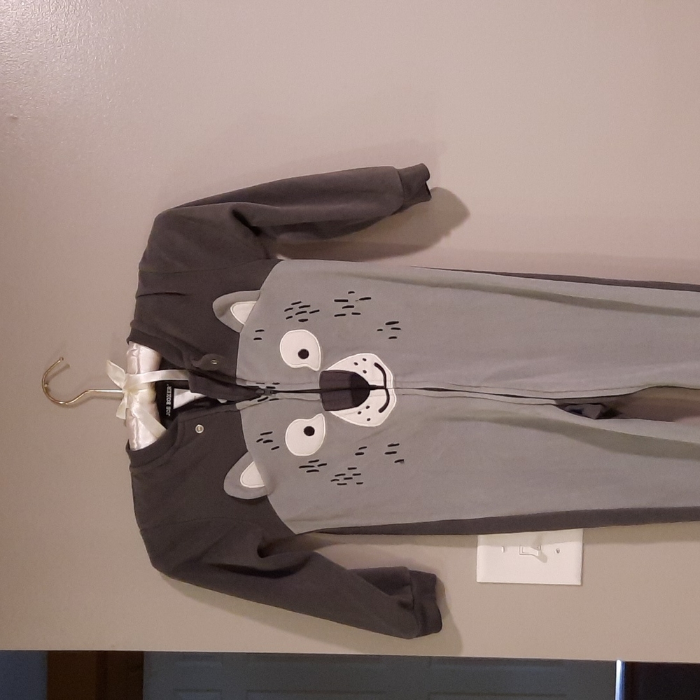 3/10$ Joe Boxer Footed PJs